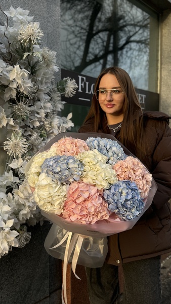 Букет гортензий (9 шт)