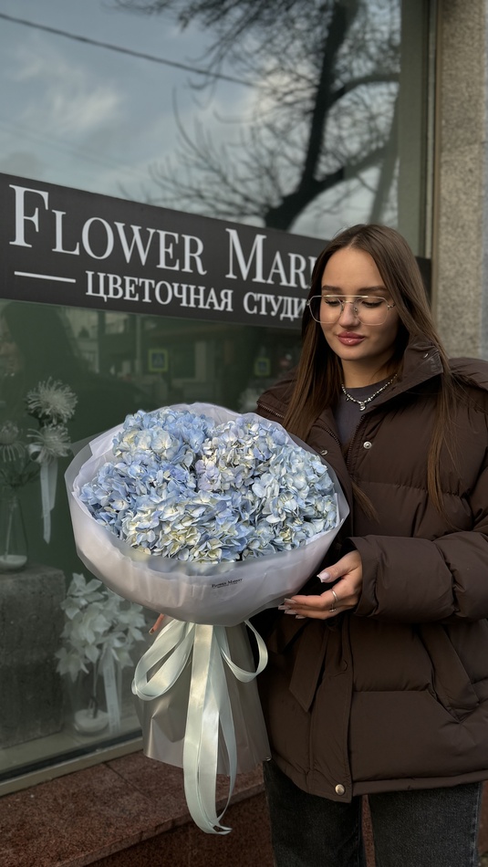 Букет из 5 гортензий