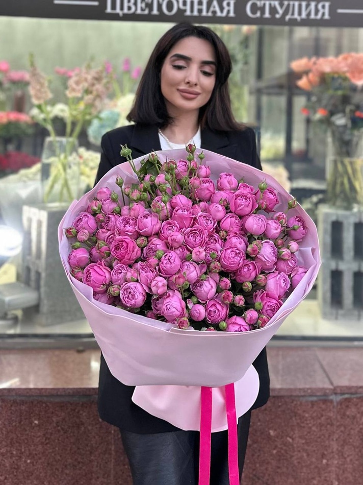 Пионовидные кустовые розы (17 шт)