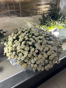 Корзина из 101 кустовой розы — 2