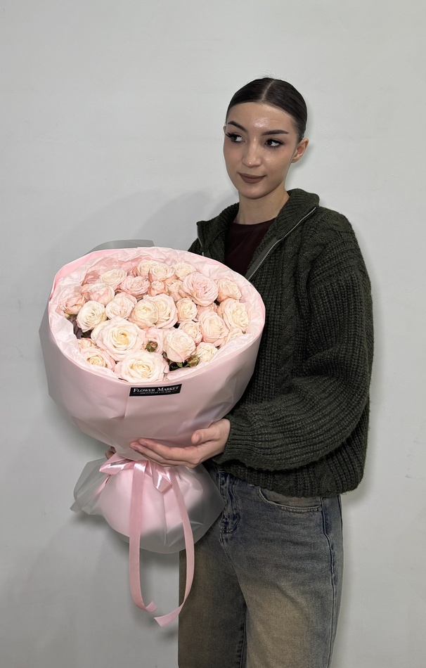 Букет кустовых роз (9 шт)