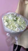 Дуо- букет с белой гортензией и кустовой розой — 3